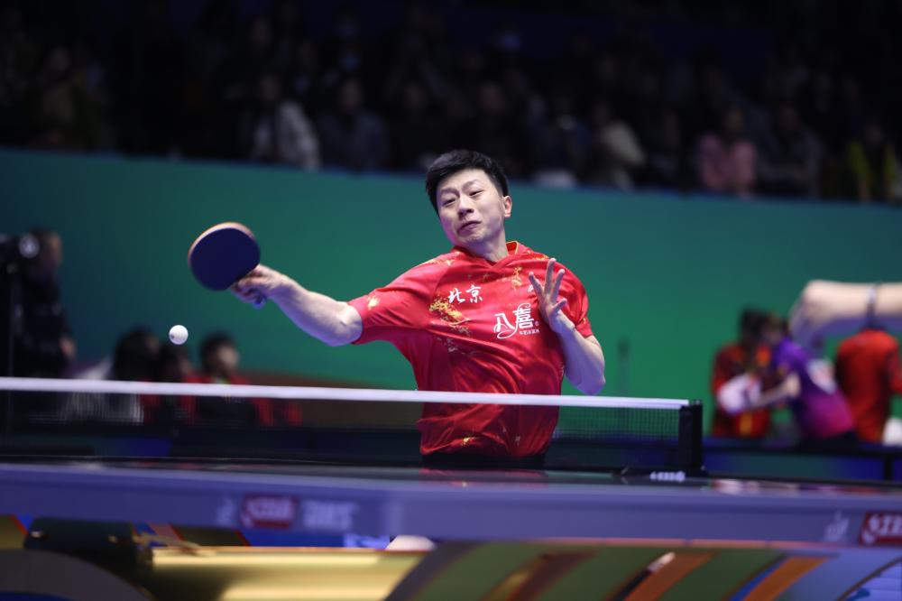 許是其背後 許是其背後